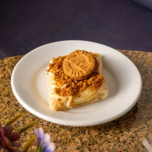 Folhado de tira biscoff com doce de leite